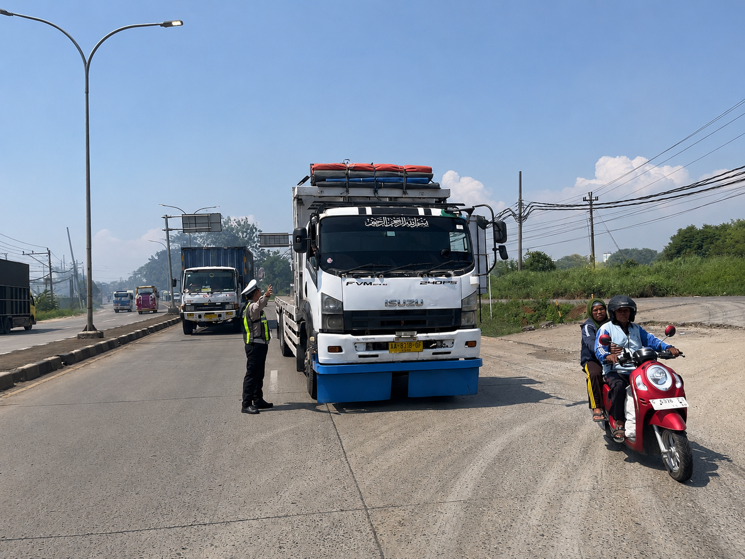 Satlantas Batang Alihkan Truk Sumbu 3 ke Tol Demi Kelancaran Pantura